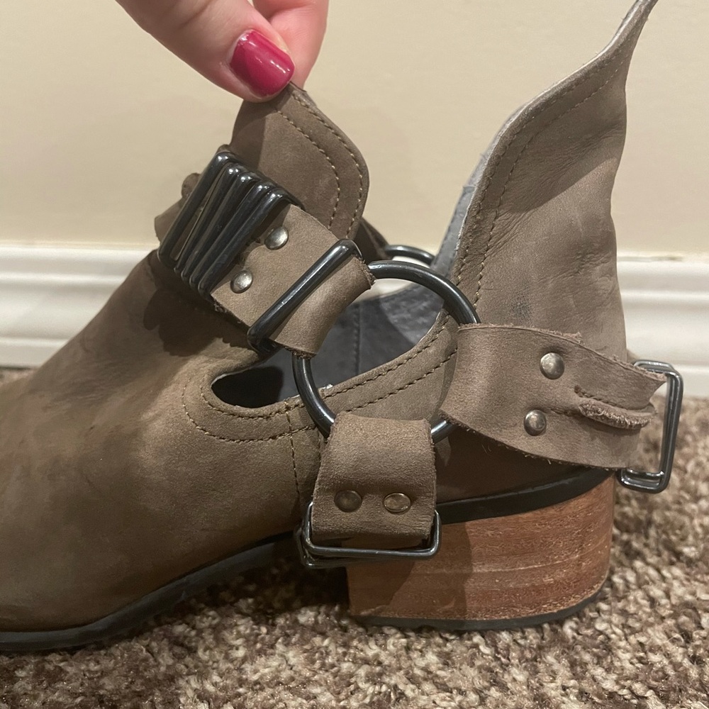 Funky Open Boots - Picture 2 of 4